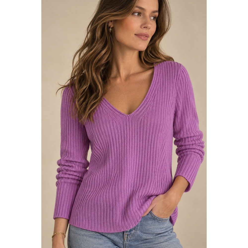 Banana Republic Merino Wool Cashmere V-Neck Ribbed Sweater Orchid Purple Medium